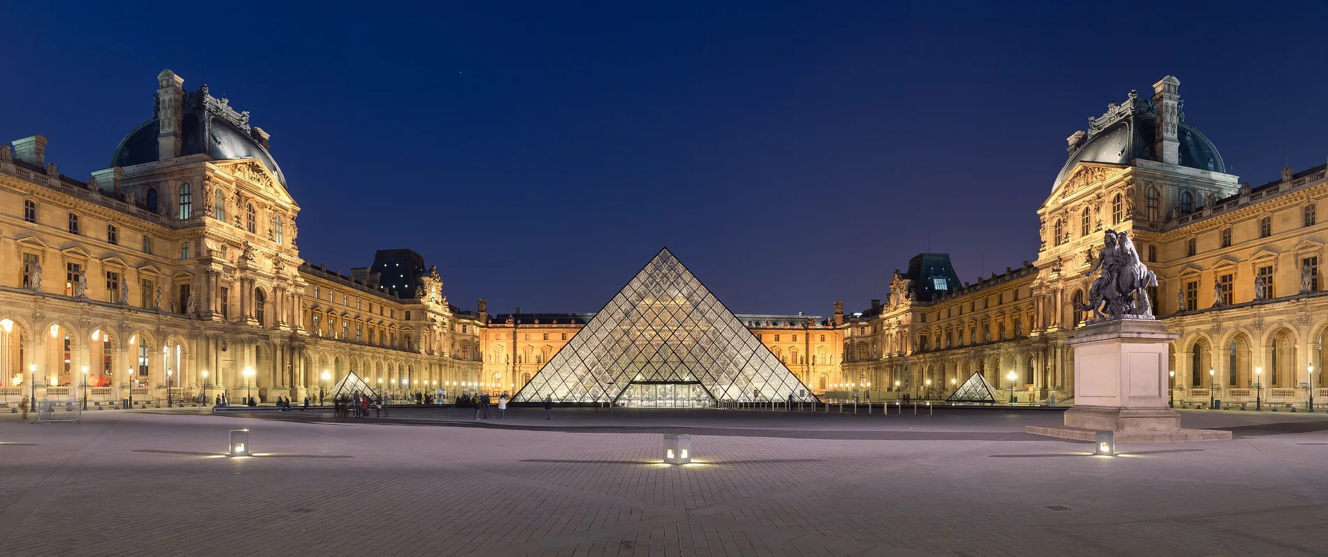 The Louvre, Paris — Romance in Paris