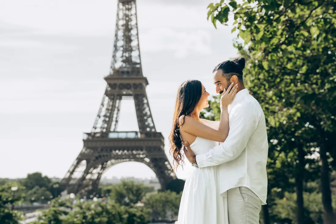 Couple photoshoot in Paris — Romance in Paris