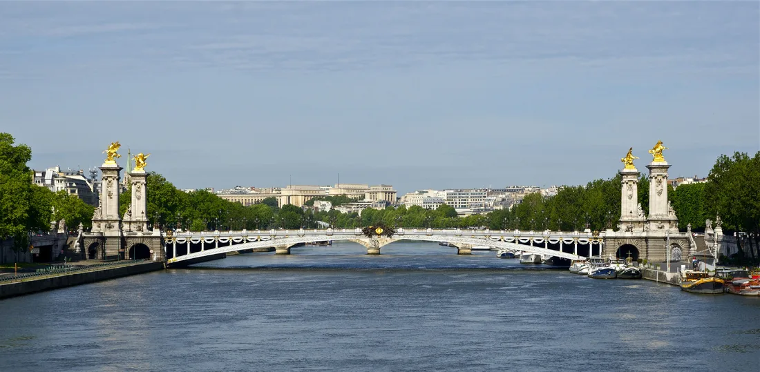 Pont Alexandre III, Paris — Romance in Paris