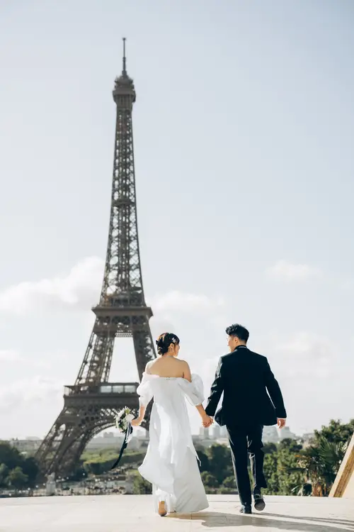 Couple photoshoot in Paris — Romance in Paris