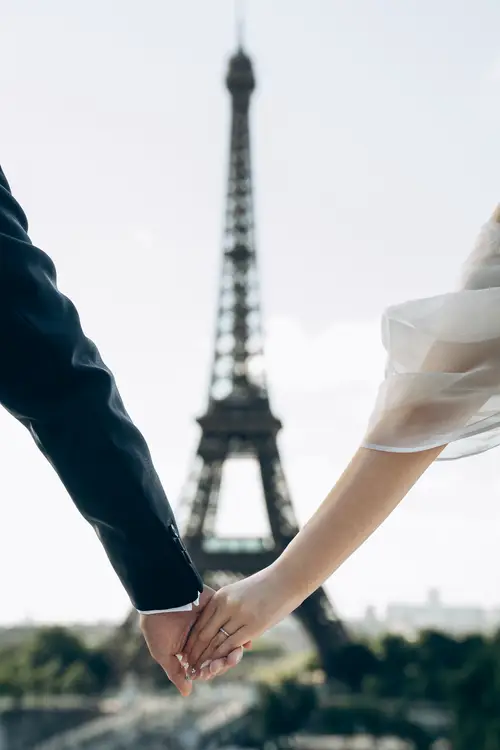 Couple photoshoot in Paris — Romance in Paris
