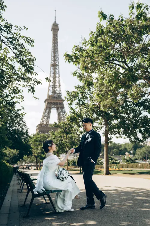 Couple photoshoot in Paris — Romance in Paris