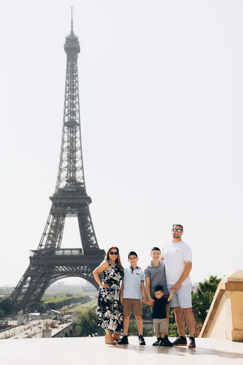 Family photoshoot in Paris — Romance in Paris