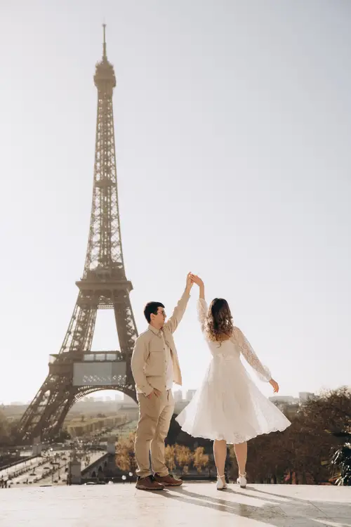 Couple photoshoot in Paris — Romance in Paris