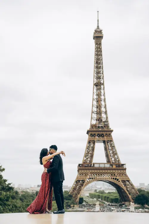 Couple photoshoot in Paris — Romance in Paris