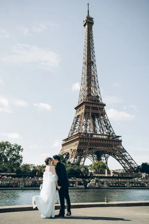 Couple photoshoot in Paris — Romance in Paris
