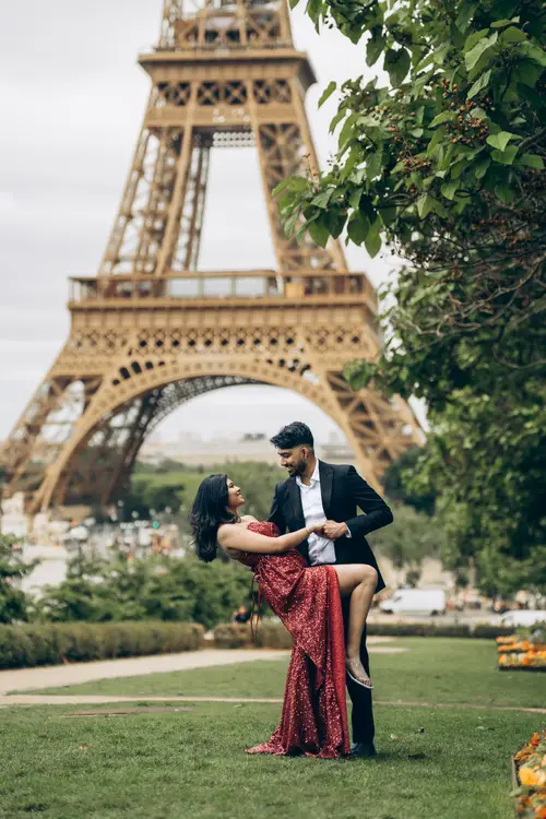 Couple photoshoot in Paris — Romance in Paris