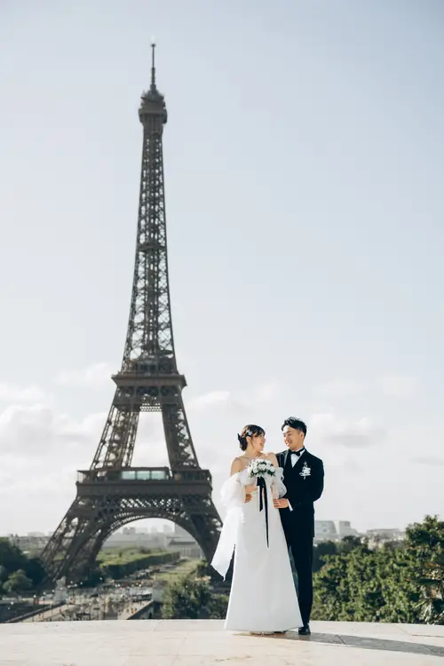 Couple photoshoot in Paris — Romance in Paris